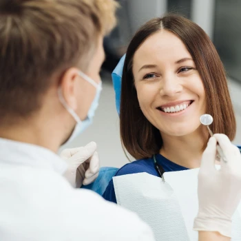 Revisión y limpieza dental gratuita