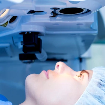Operación de Hipermetropía con Láser (Cirugía Lasik)