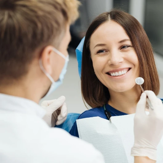 Revisión y limpieza dental gratuita