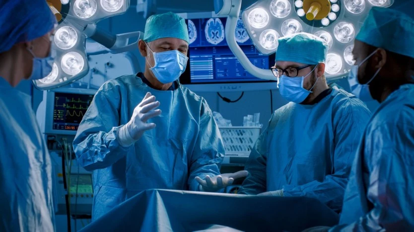 Operación de hemorroides con láser 