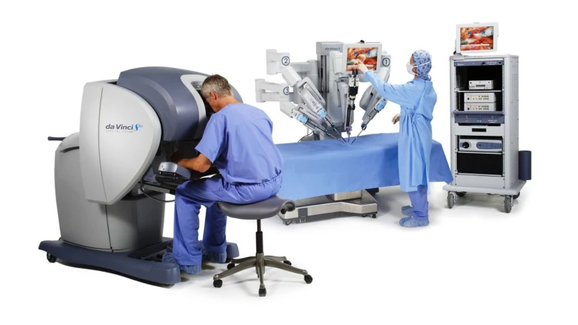 Cirucía con robot da vinci